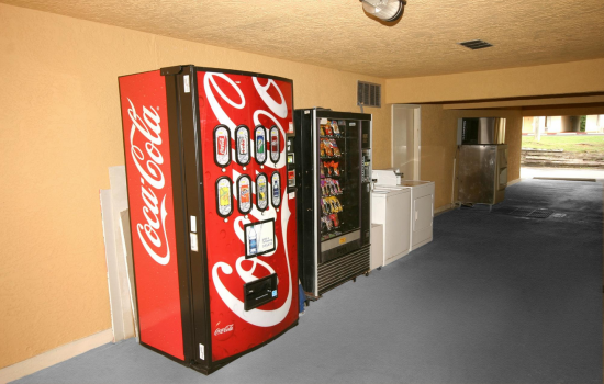 DAYS INN BY WYNDHAM DEFUNIAK SPRINGS - Vending Machines