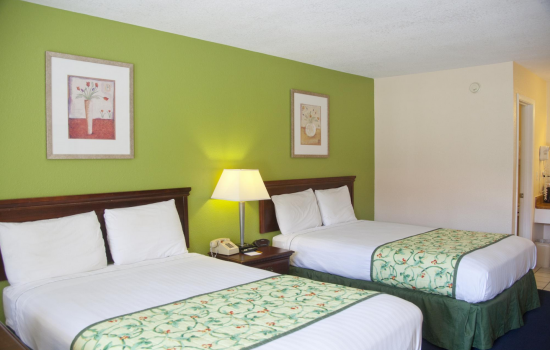 DAYS INN BY WYNDHAM DEFUNIAK SPRINGS - Guest Room with 2 Double Beds